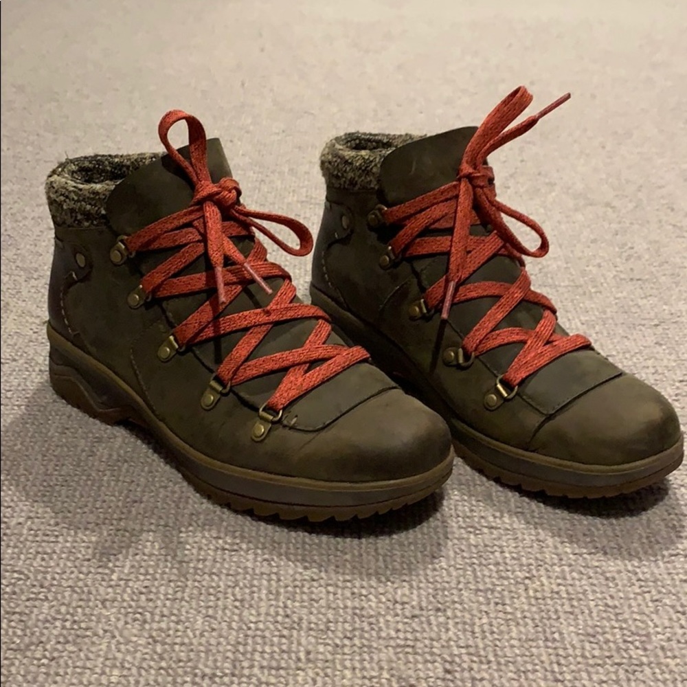 Merrill trendy hiker boots